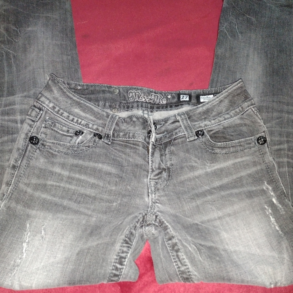 DISTRESSED GREY MISS ME JEANS . RIPPED LEGS SIZE 27